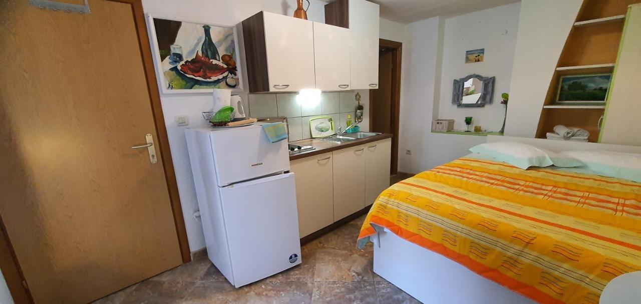 Franceska Apartmani Cres Exterior foto